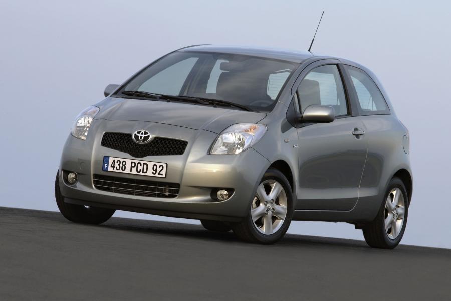  Toyota Yaris 2005 года  (фото 69 из 165)